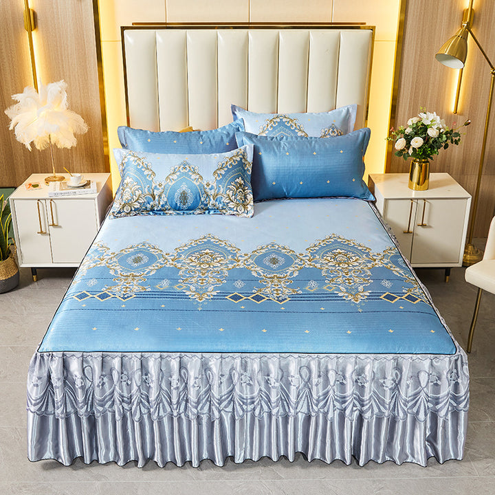Ladies daybed cover with playful bear motif Bowlift