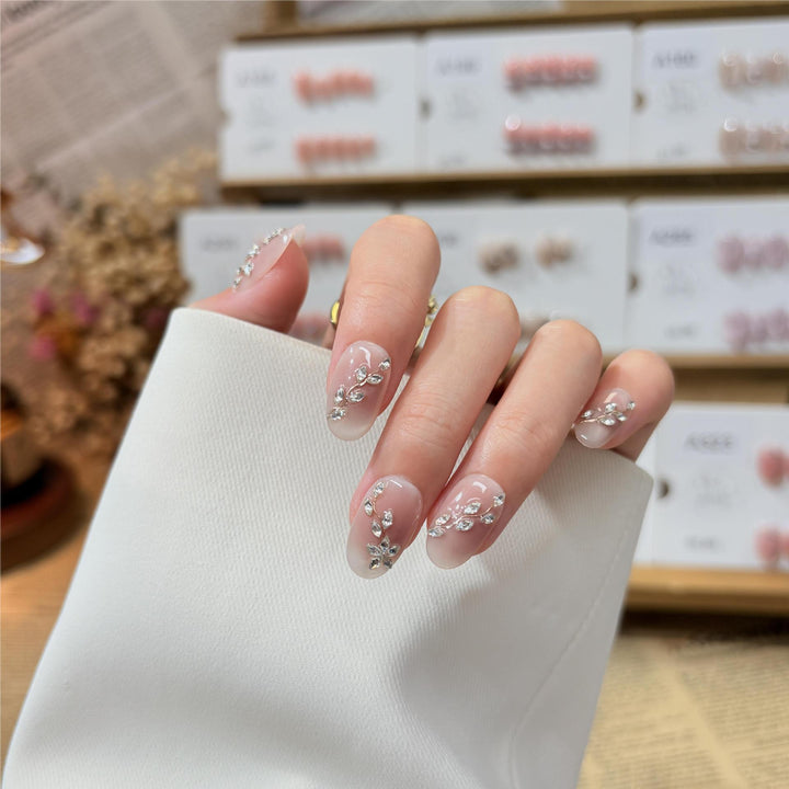 Elegant Rhinestone-Embellished Press-On Nail Set Bowlift