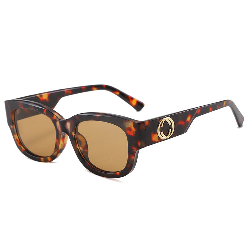 Women's sunglasses in exclusive design with fashionable frame and UV protection Bowlift