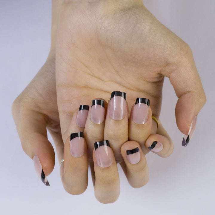 Artificial nails with contrasting French design Bowlift