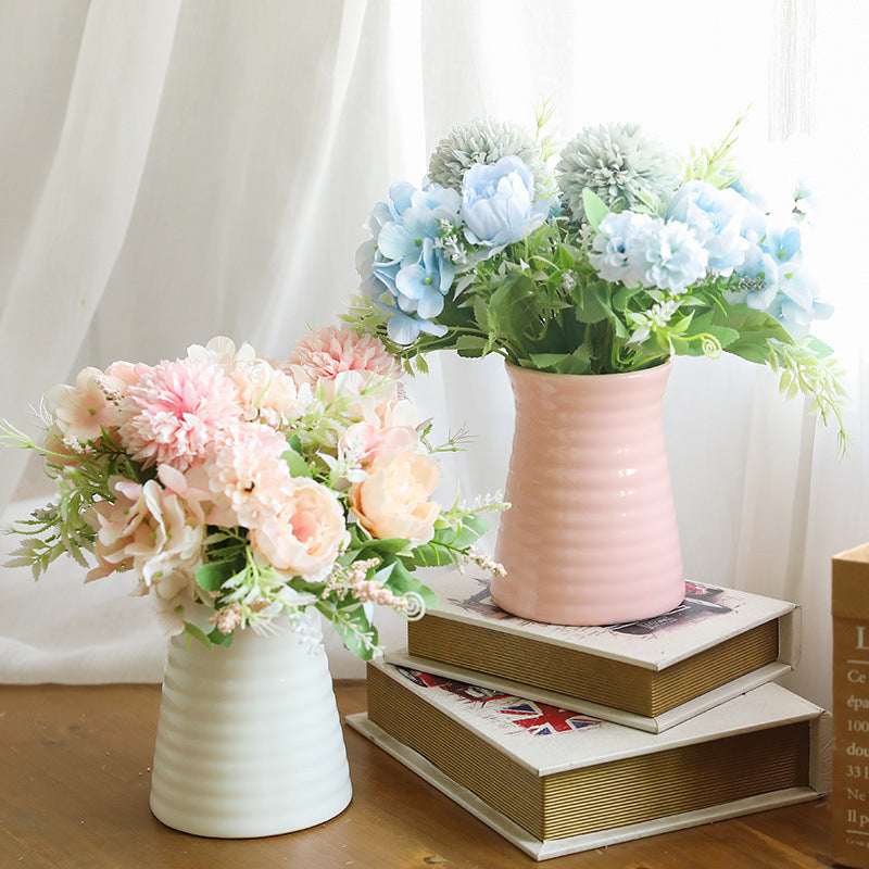 Elegant Floral Centerpiece Arrangement