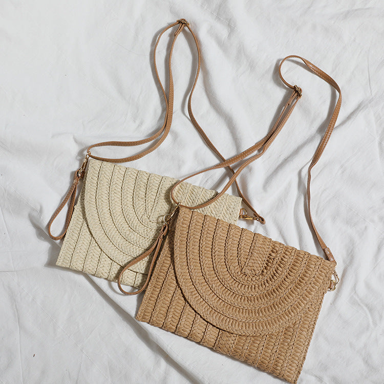 Handbag Made of High-Quality Woven Straw with Elegant Flap Closure Bowlift