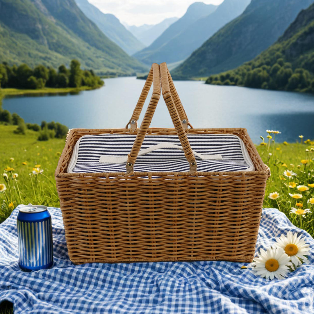 Ladies picnic basket with insulated inner pocket and durable lining Bowlift