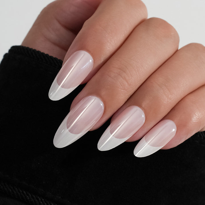 Artificial Nail Tips with Elegant French-Tip Design Bowlift