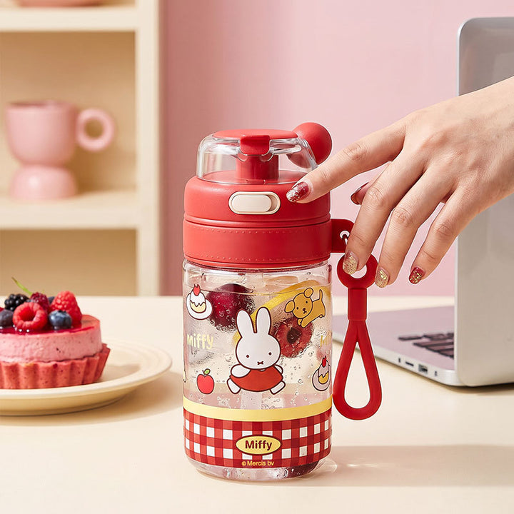 Women's sports bottle with interactive lid and cute animal design Bowlift