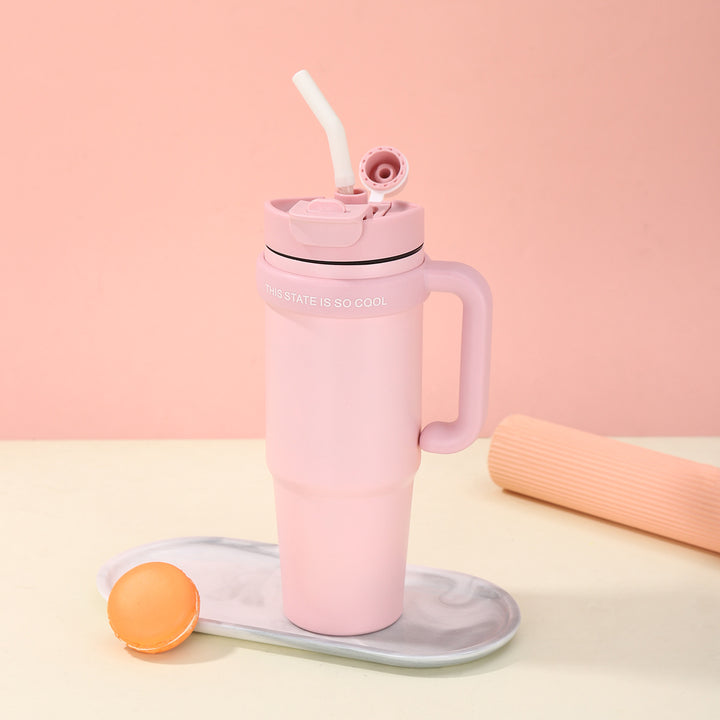 Unisex drinking cup with integrated straw Bowlift
