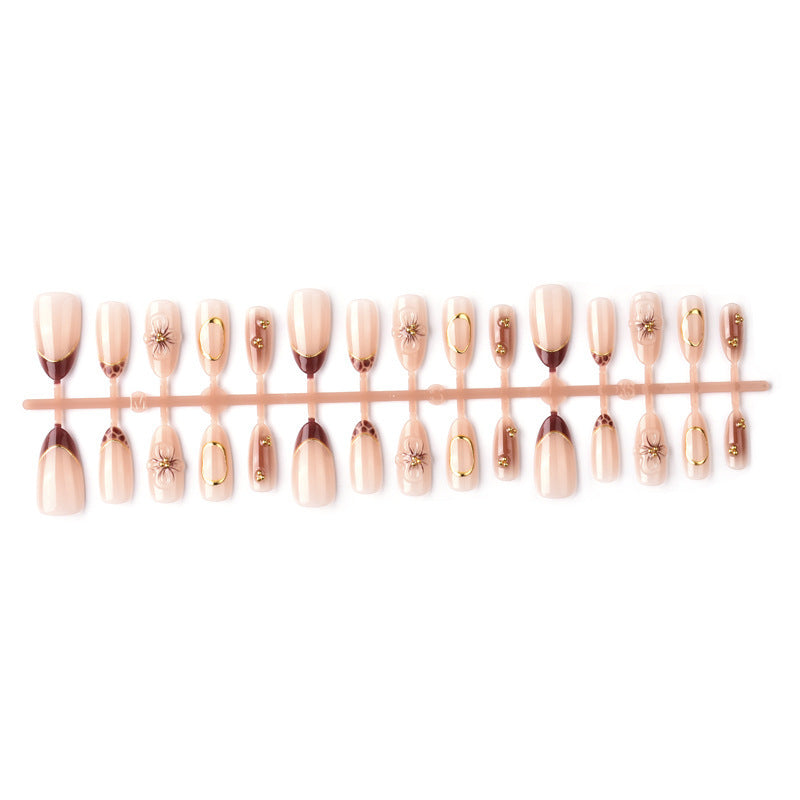 Exclusive nail art creation Bowlift