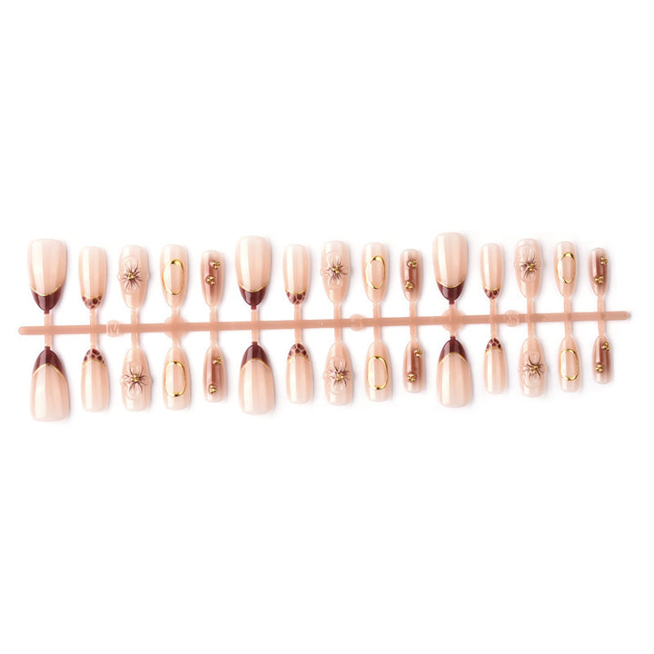 Exclusive nail art creation Bowlift