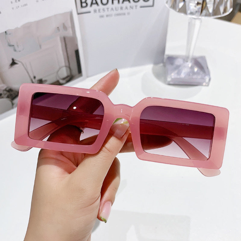Ladies trendy square sunglasses with polarized lenses Bowlift