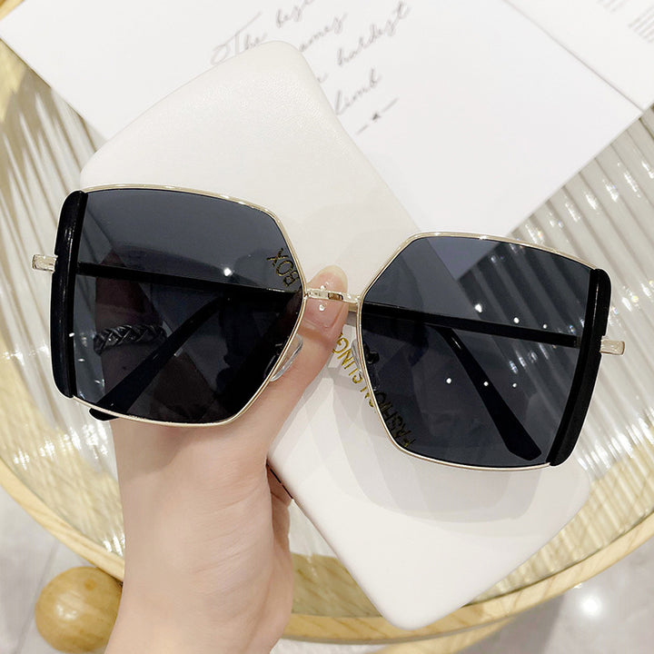 Women's Geometric Sunglasses with Luxurious Metal Frame Bowlift