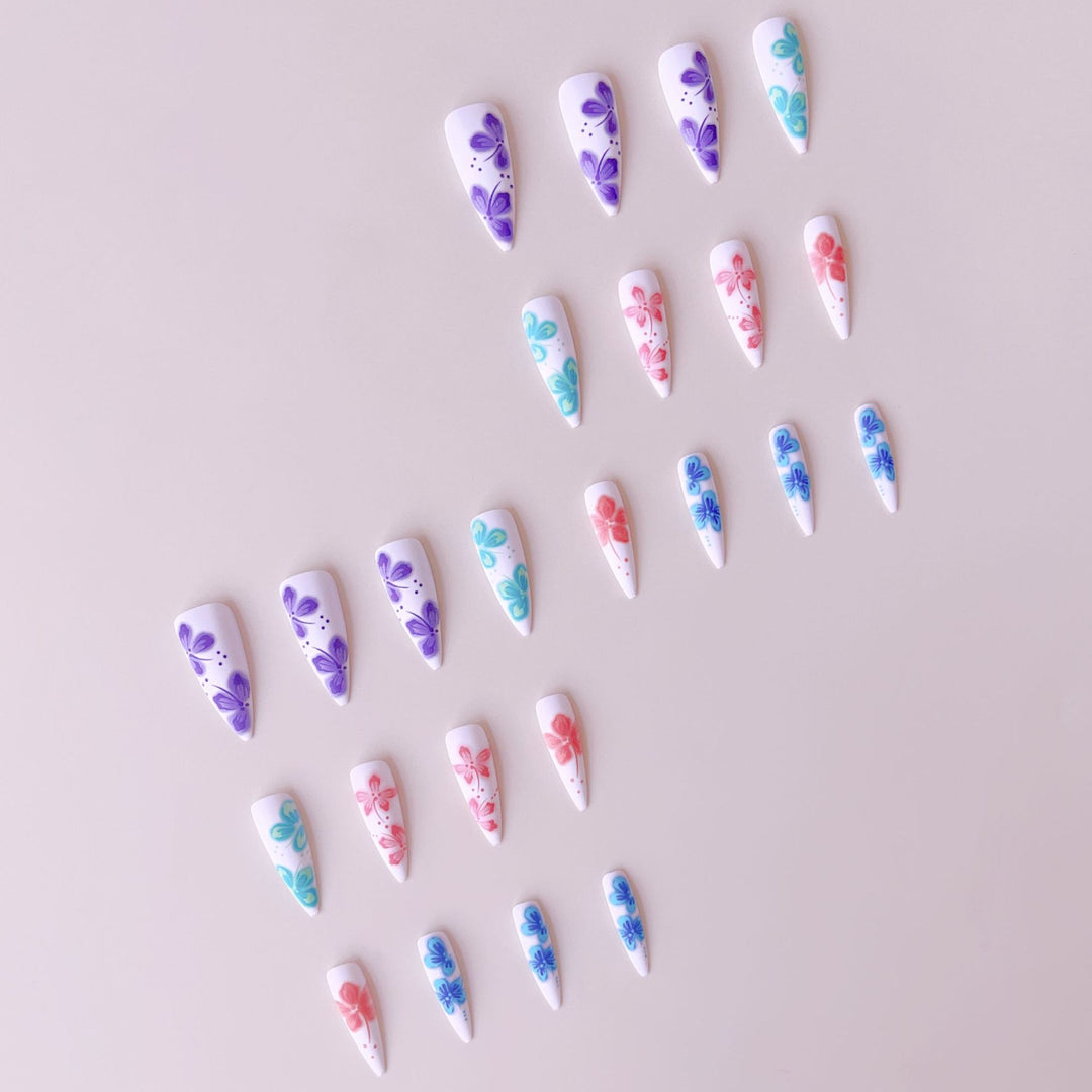 Artificial nail set with lively 3D floral designs Bowlift