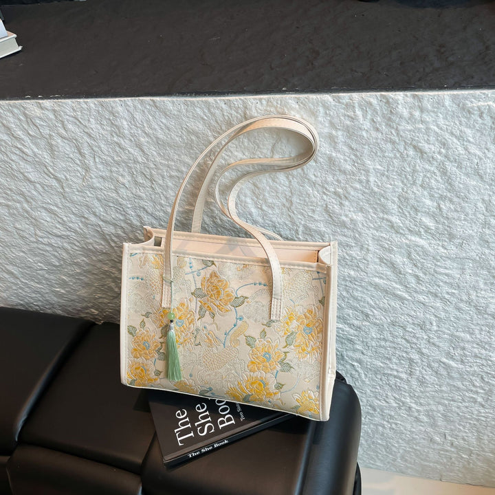 Embroidered Butterfly Pattern Handbag Bowlift
