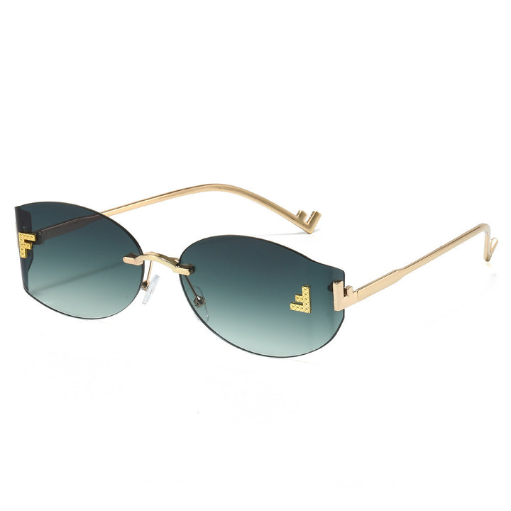 Elegant Winged Sunglasses Bowlift