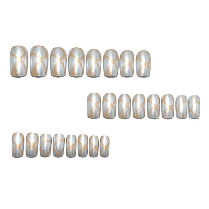 Elegant Artificial Nails with Metallic Design Bowlift