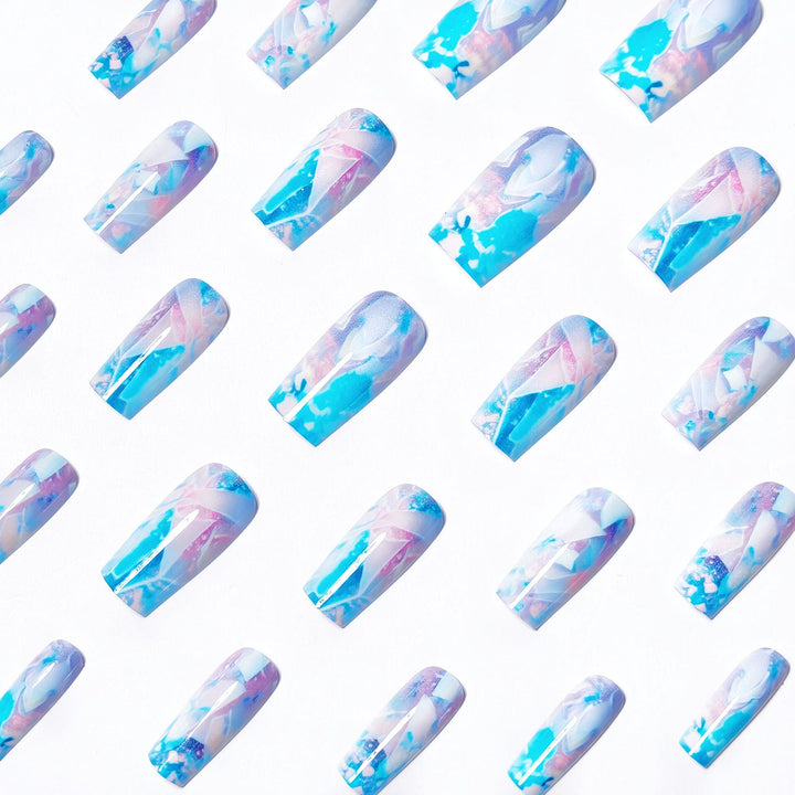 Artificial Nails in Modern Crystal Look Bowlift