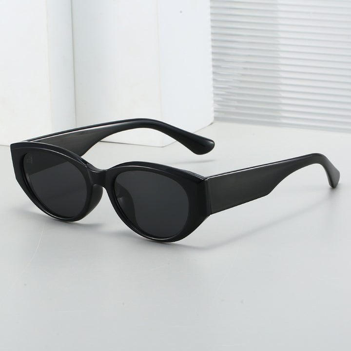 Women Cat-Eye Sunglasses in Fashion Style Bowlift