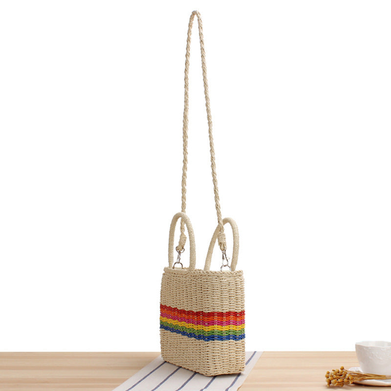 Colorful basket bag with unique details Bowlift