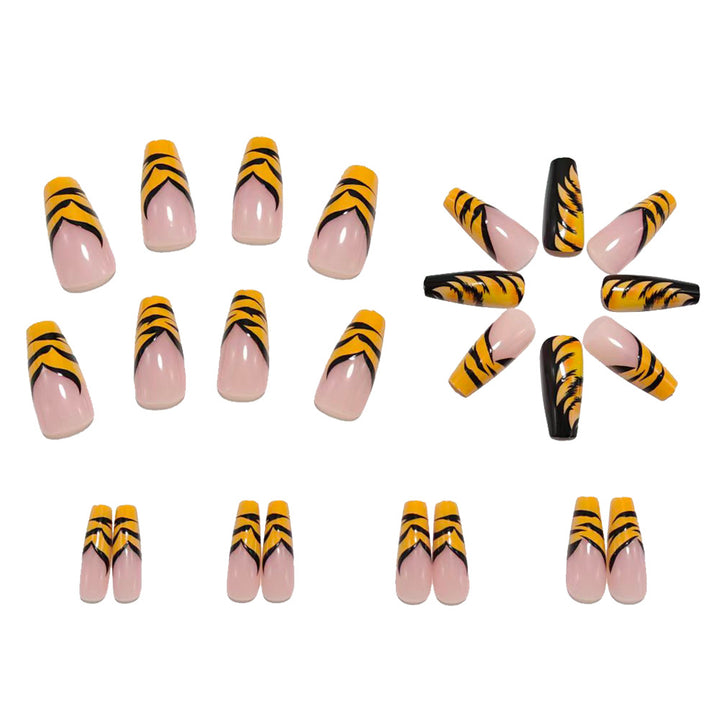 Artificial nail with Tiger Design Bowlift