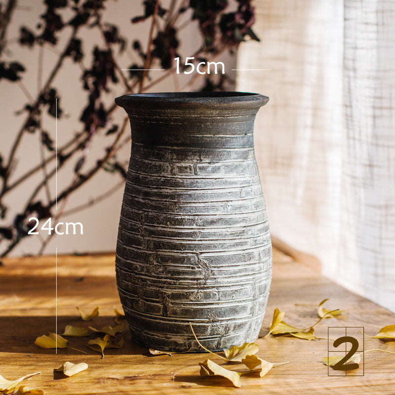 Rustic ceramic pot with handmade design Bowlift
