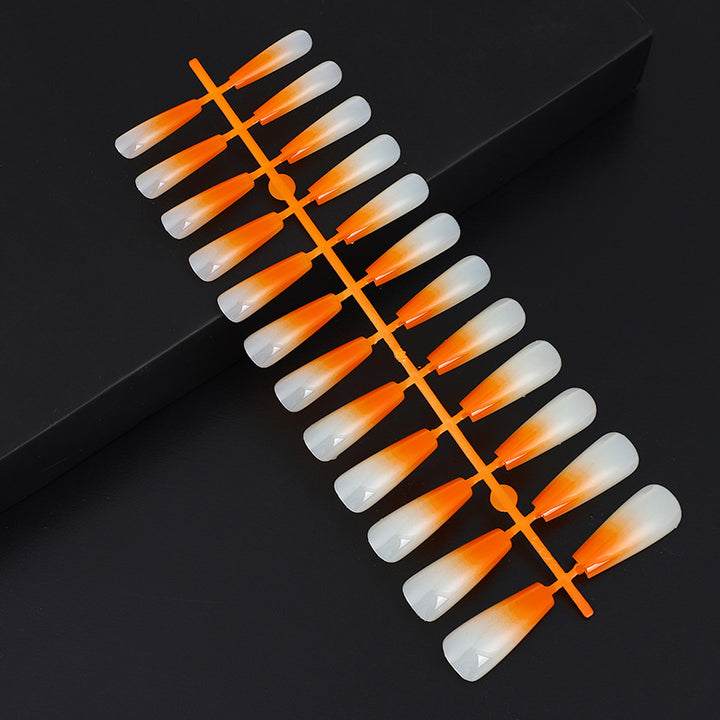 Artificial nails in elegant ombre design Bowlift