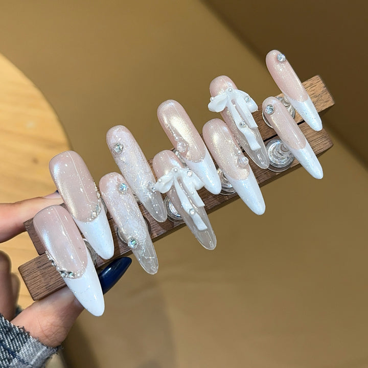Artificial nails in elegant wedding design Bowlift