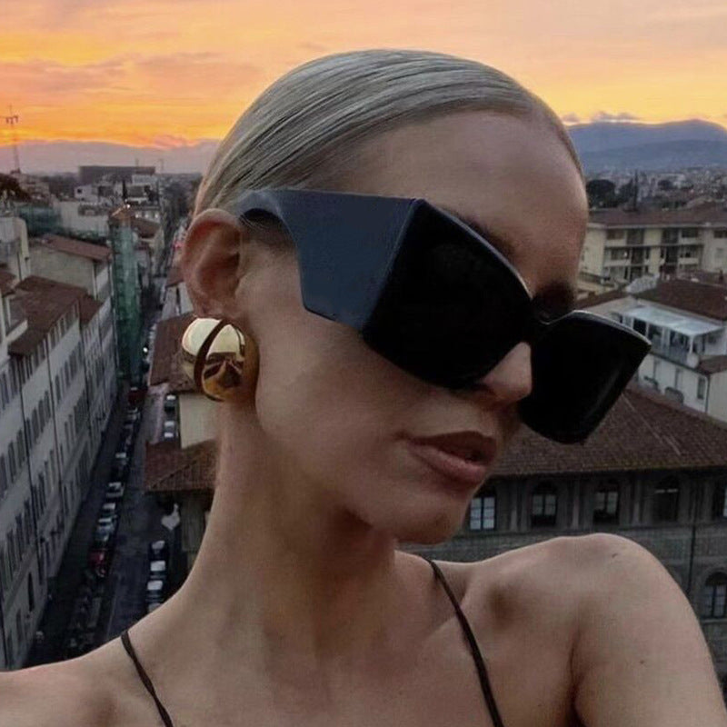 Women's oversized sunglasses with stylish cat-eye frame Bowlift