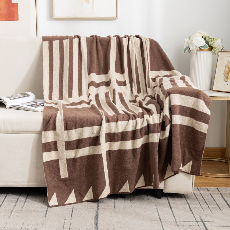 Geometric Pattern Throw Blanket