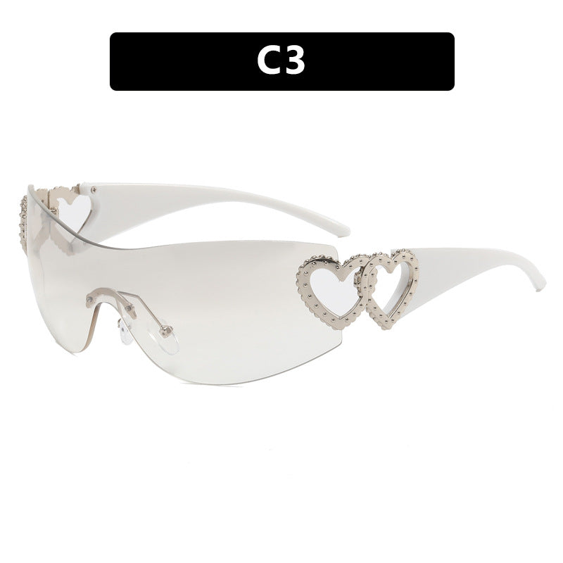 Ladies Fashion Sunglasses with Heart Applications Bowlift