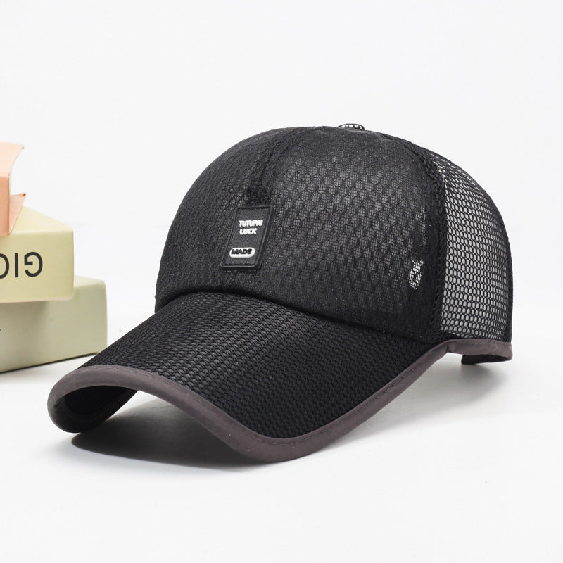 Sun protection cap with integrated solar fan Bowlift