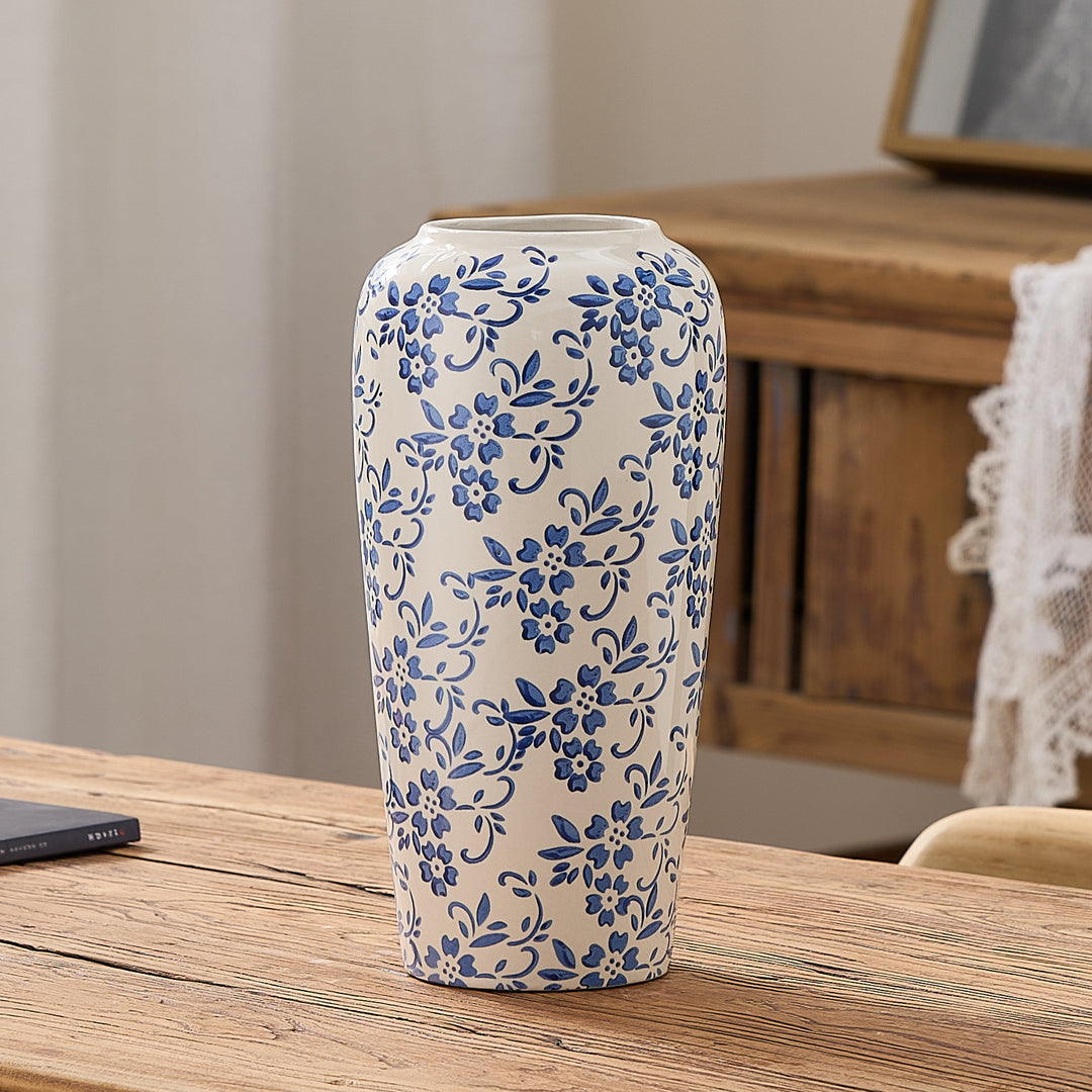 Elegant ceramic vase in floral pattern Bowlift