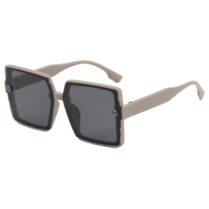 Women square sunglasses with modern design Bowlift