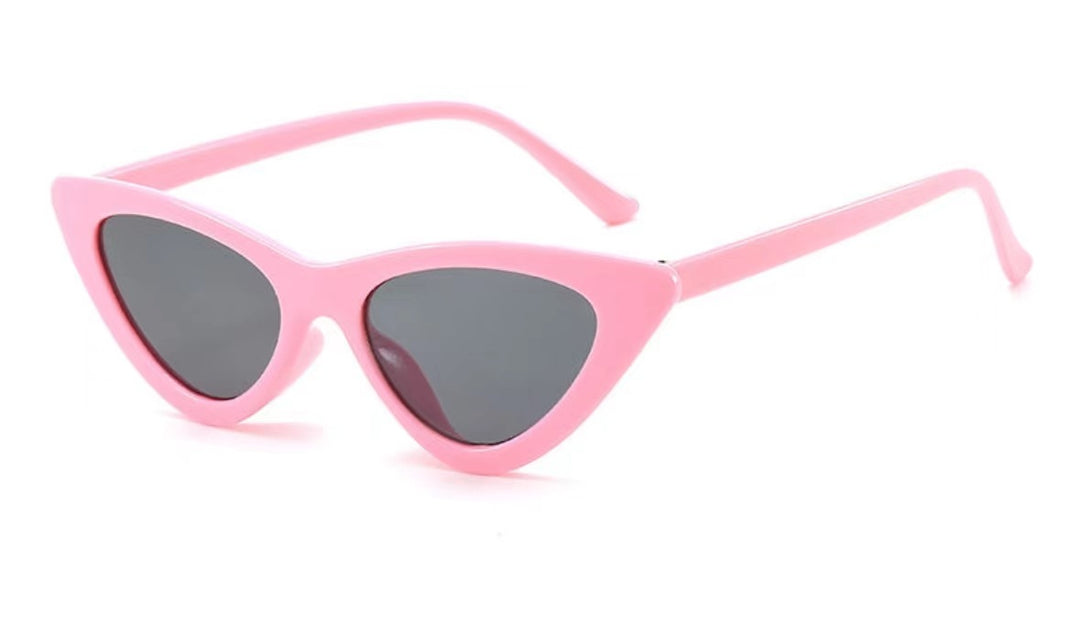 Ladies Cat-Eye Sunglasses with Elegant Tortoiseshell Pattern Bowlift