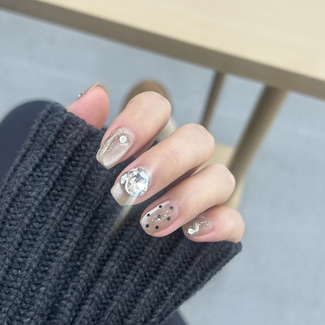 Luxury Decorative Press-On Nail Art Set Bowlift