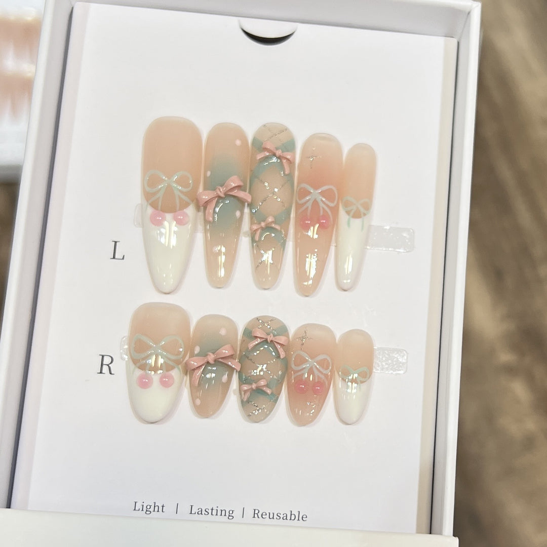 Elaborate Decorative Press-On Nail Art Set Bowlift