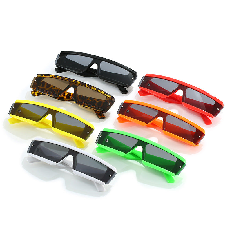 Women futuristic sunglasses in angular design Bowlift