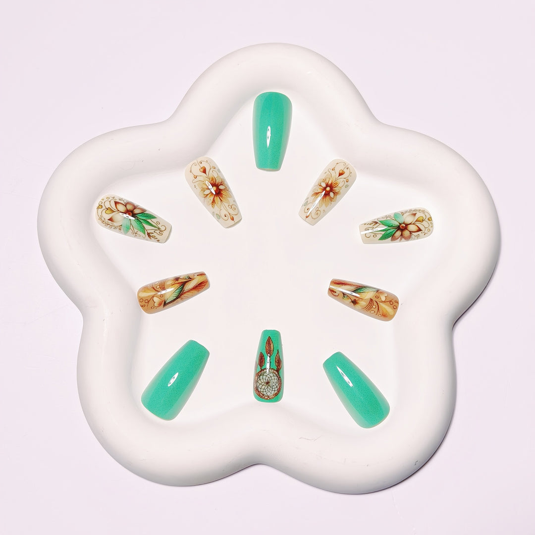 Artfully Designed Nail Wraps Bowlift