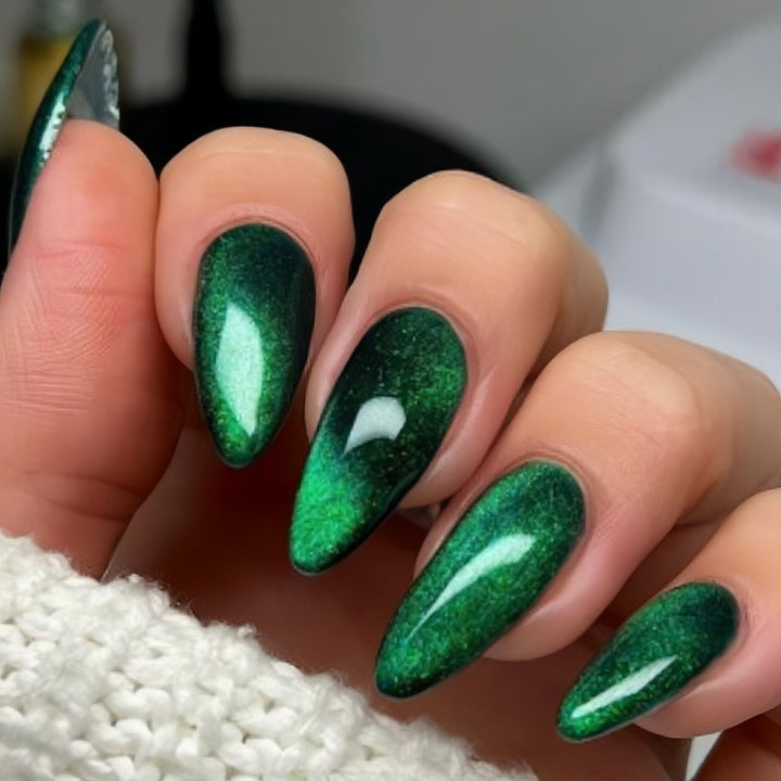 Glamorous Long Stiletto Press-On Nails with Glittering Finish Bowlift
