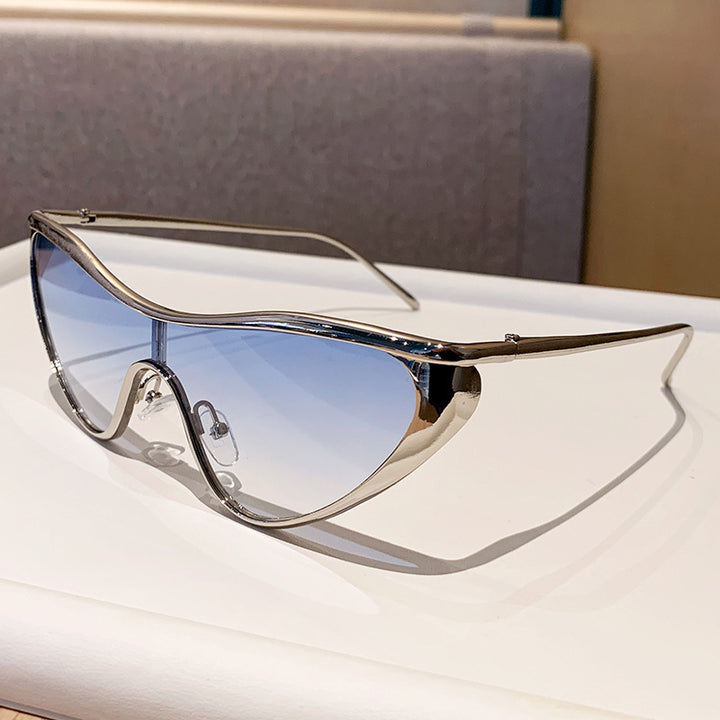 Women's futuristic oversized sunglasses with striking design Bowlift