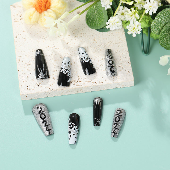 Artificial nails in elegant black and white design Bowlift