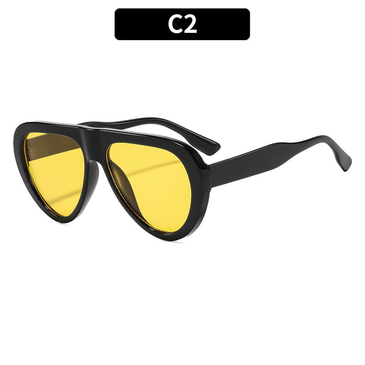 Fashion-Forward Geometric Frame Sunglasses