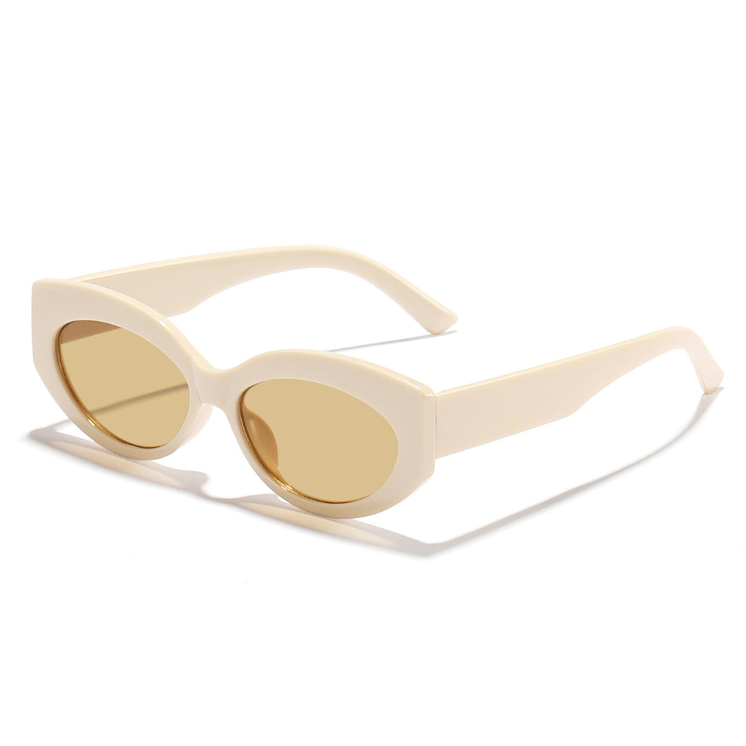 Ladies Cat-Eye Sunglasses with Playful Transparency Design Bowlift