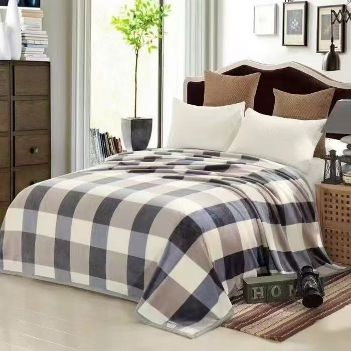 Women's cozy fleece blanket with playful cloud pattern Bowlift