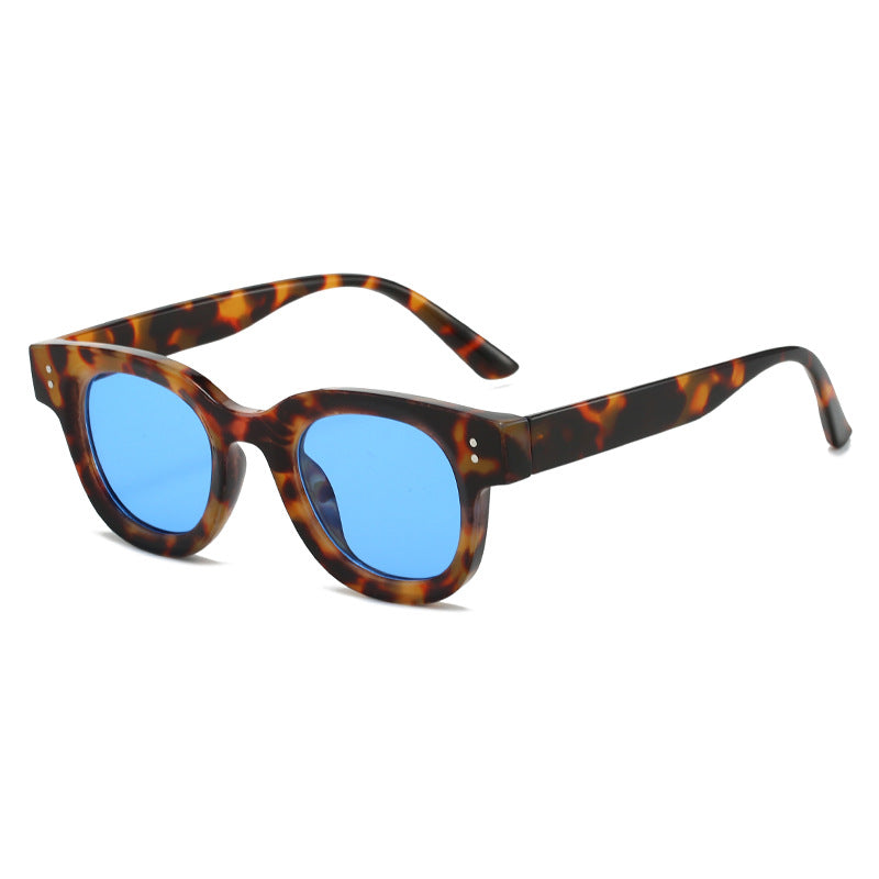 Women's fashionable sunglasses in timeless tortoiseshell pattern Bowlift