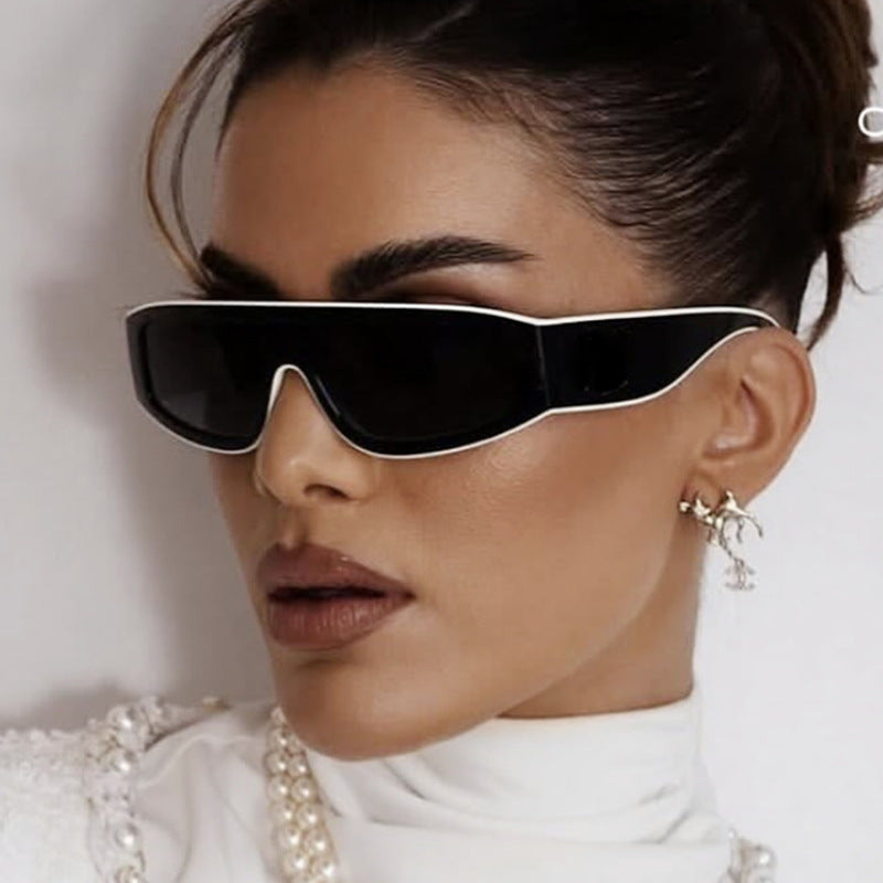 Women's fashionable sports sunglasses with an innovative design and wide frame Bowlift