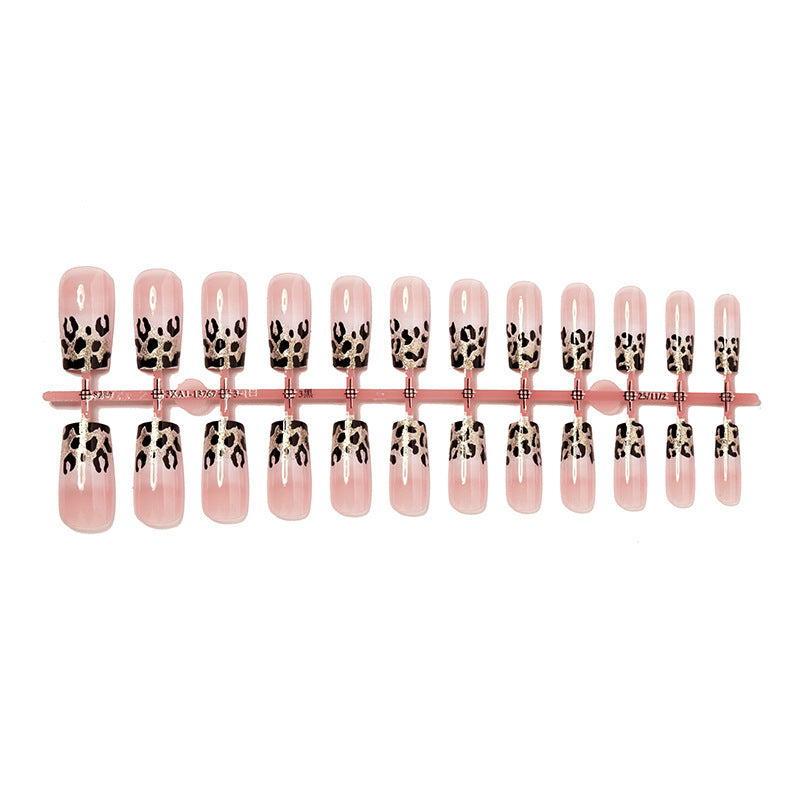Artificial nail set in modern leopard pattern Bowlift
