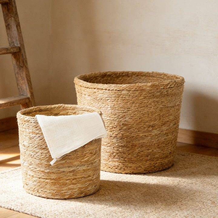 Natural storage basket with woven design Bowlift