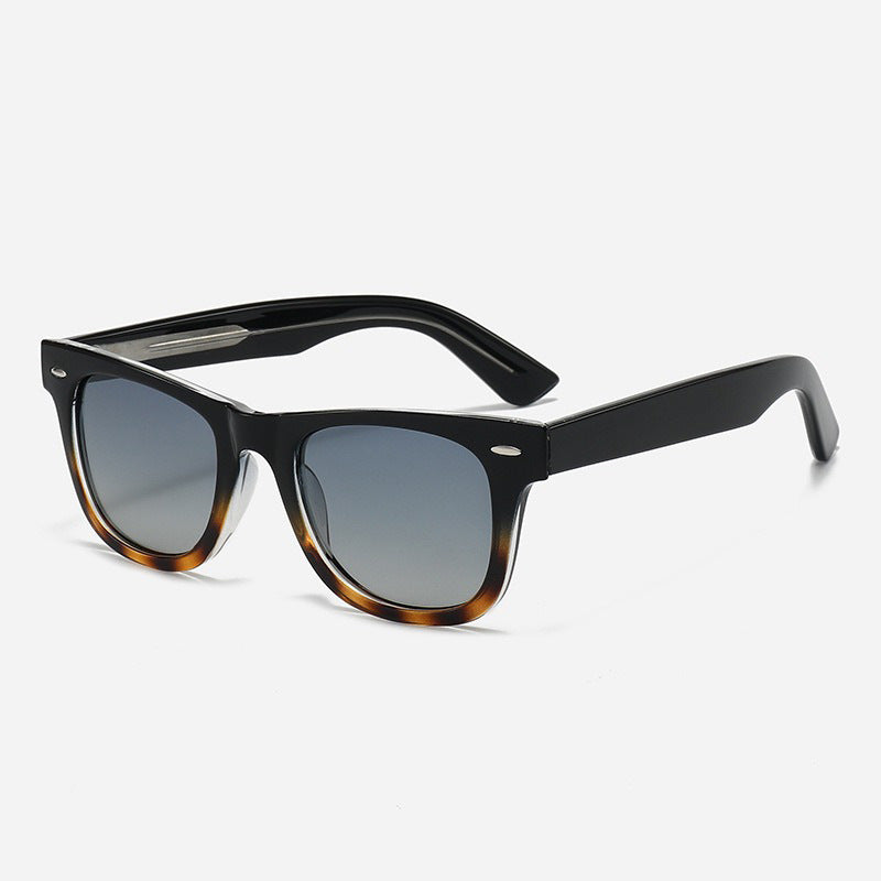 Ladies classic sunglasses with timeless design Bowlift