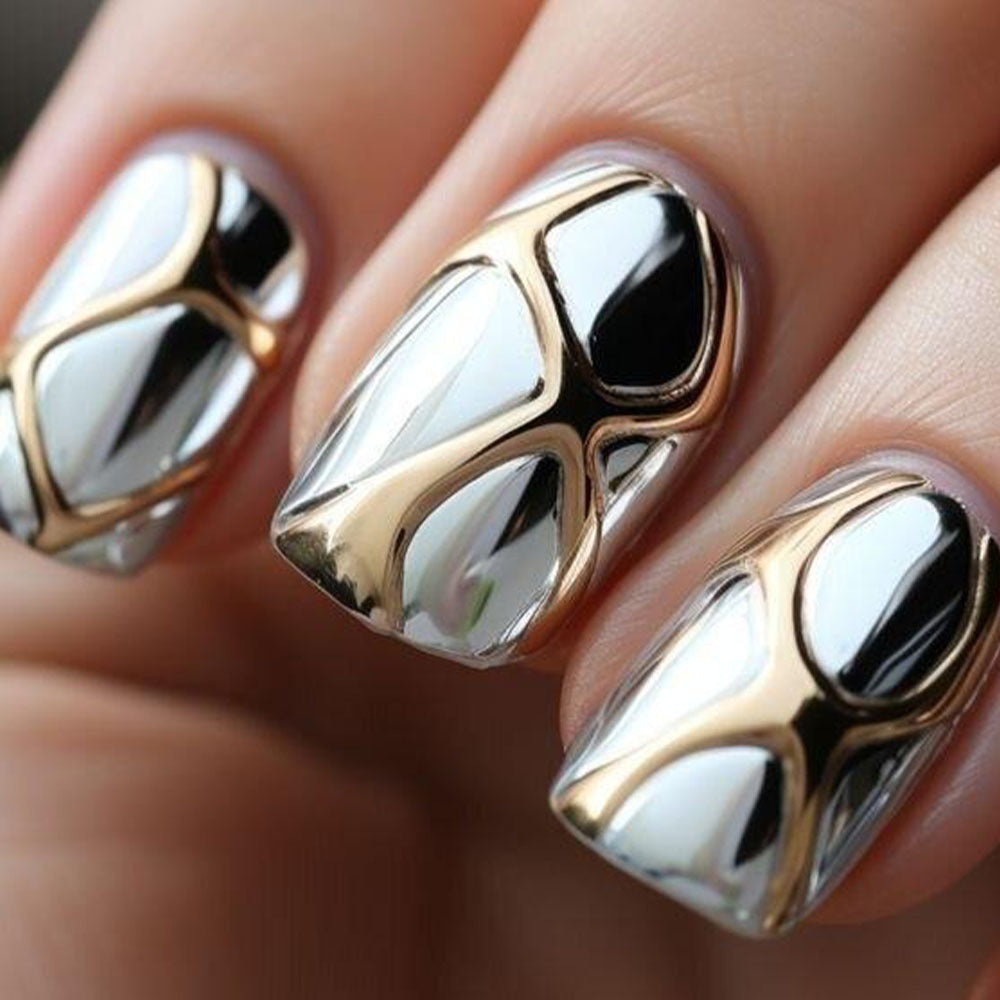 Elegant Artificial Nails with Metallic Design Bowlift