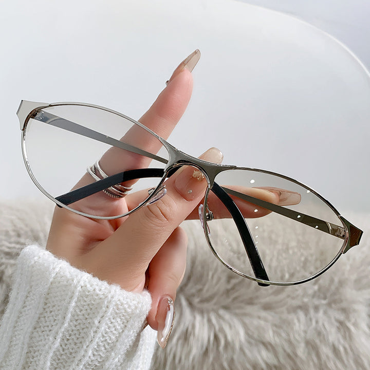 Stylish Vintage-Inspired Eyewear