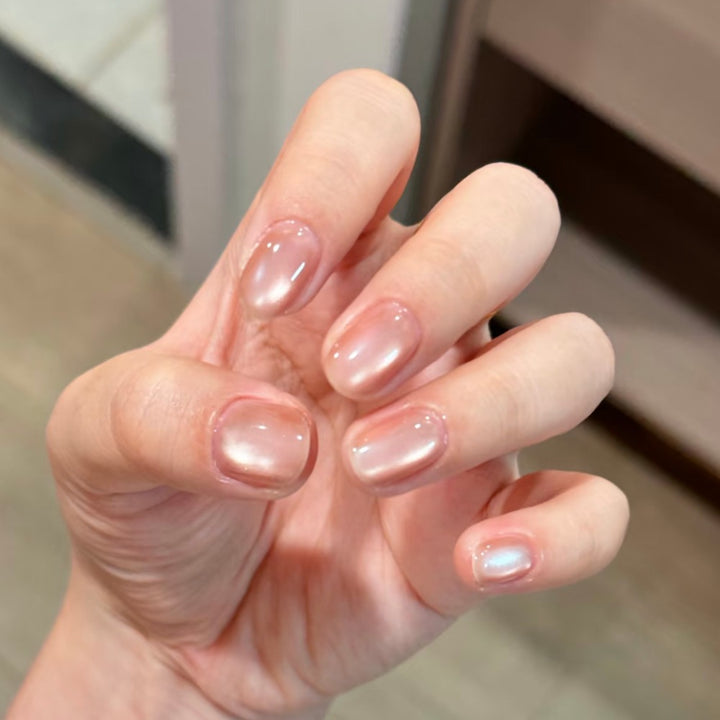 Artificial nails with elegant ombre effect and glitter coating Bowlift
